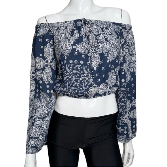 Altere’d State Paisley Wide Sleeves Off Shoulder Blue‎ White Crop Top - Picture 2 of 11